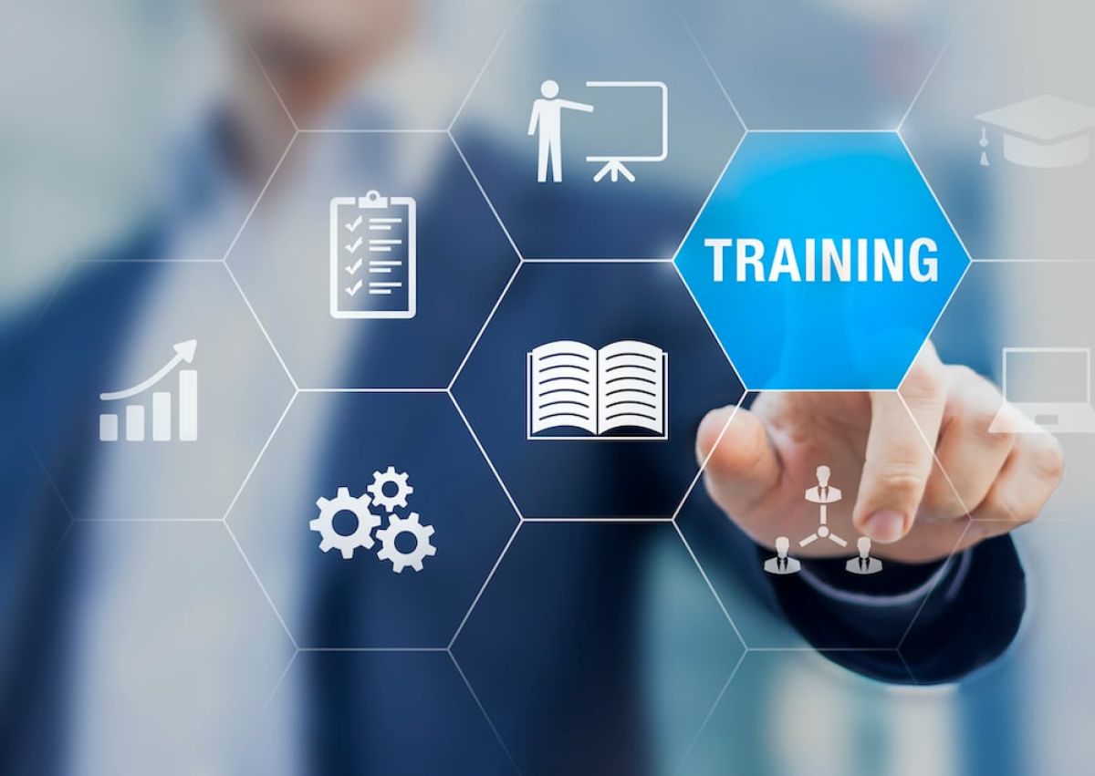 TẬP HUẤN VỀ VỆ SINH MÔI TRƯỜNG VÀ PHÒNG NGỪA DỊCH HẠI